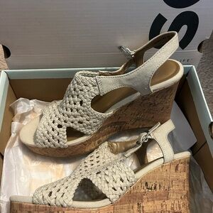 SO Cream Wedge Sandals with Crochet Design